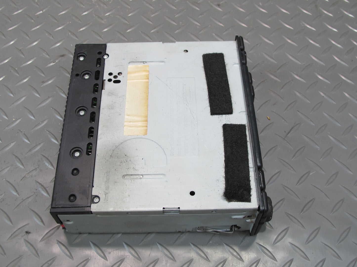 94-95 Mercedes W124 300D Radio AM FM Cassette Player 0038203686 OEM