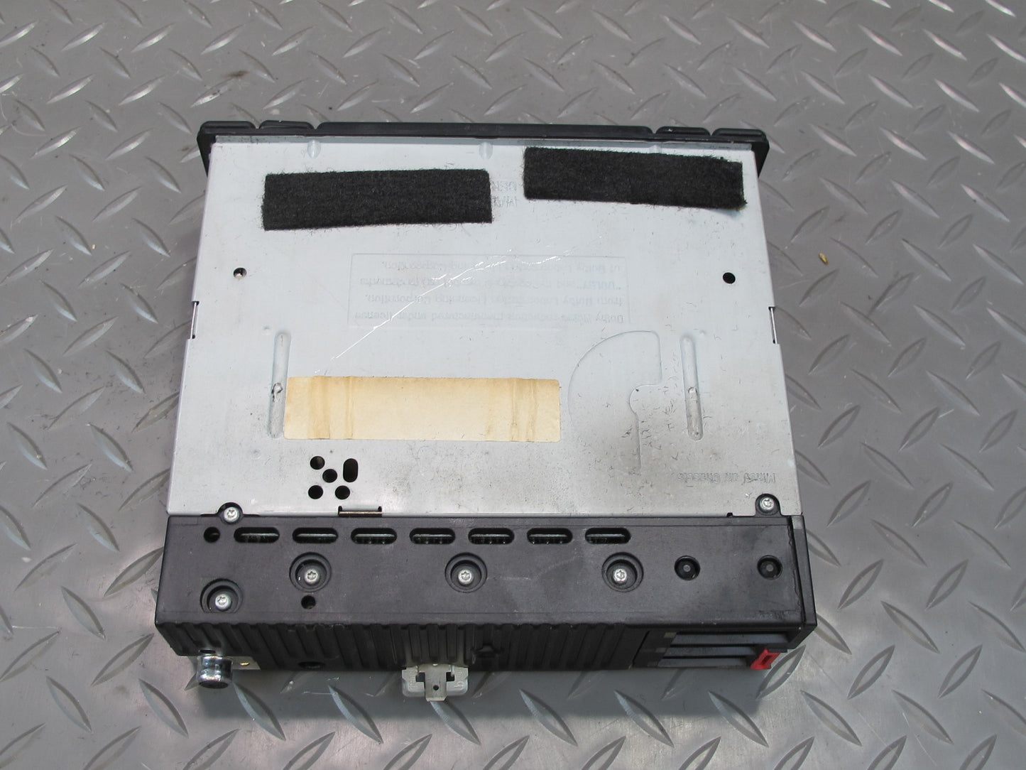 94-95 Mercedes W124 300D Radio AM FM Cassette Player 0038203686 OEM