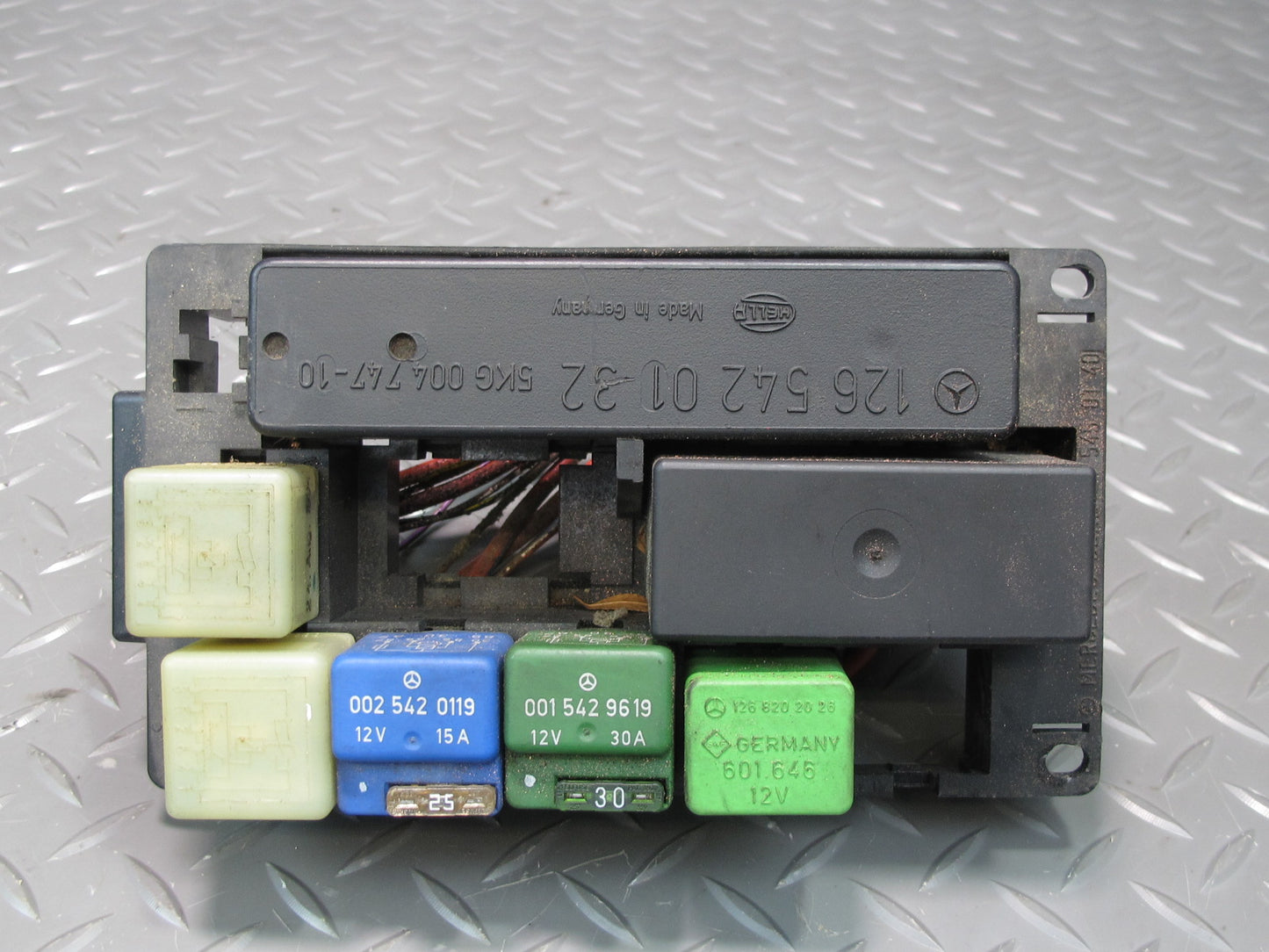 94-95 Mercedes W124 300D Engine Fuse Relay Box Module 1245450140 OEM