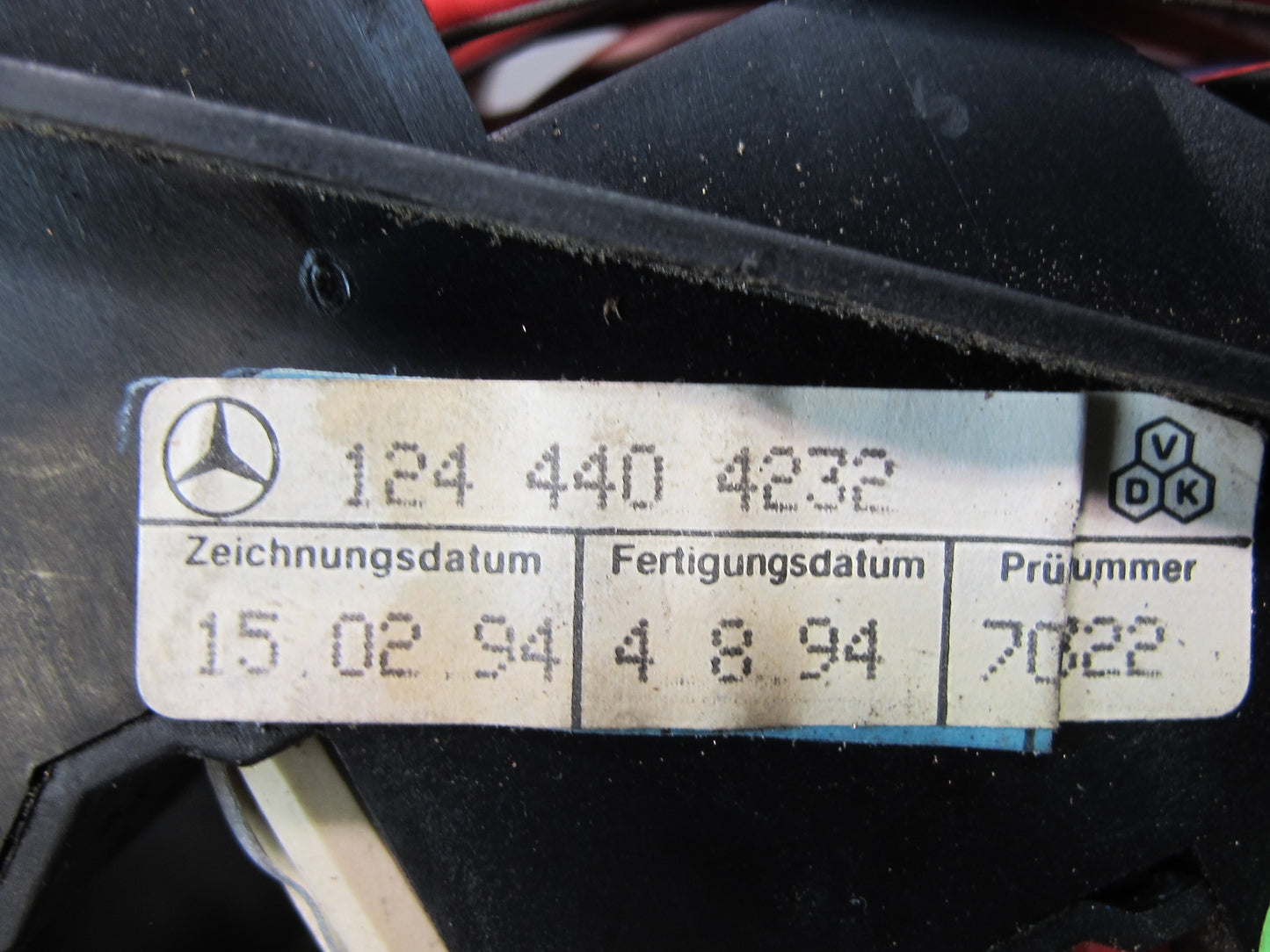 93-95 Mercedes W124 300D Fuse Relay Box Module 1244404232 OEM