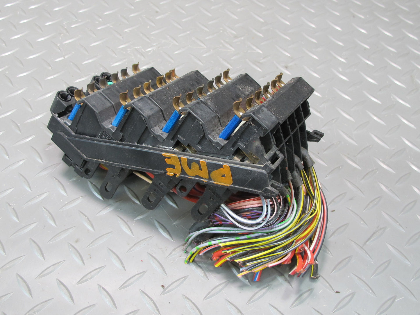 93-95 Mercedes W124 300D Fuse Relay Box Module 1244404232 OEM