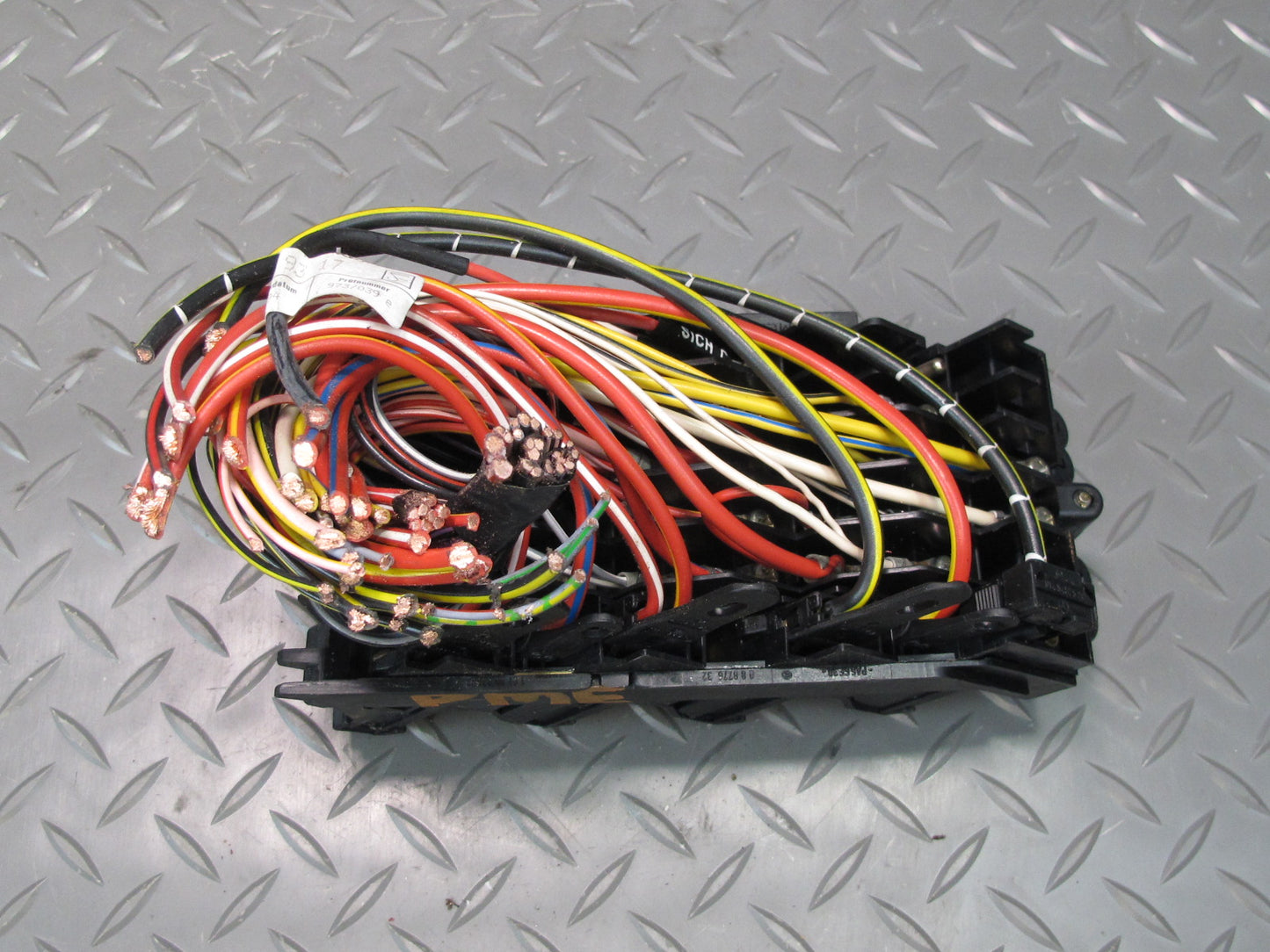 93-95 Mercedes W124 300D Fuse Relay Box Module 1244404232 OEM