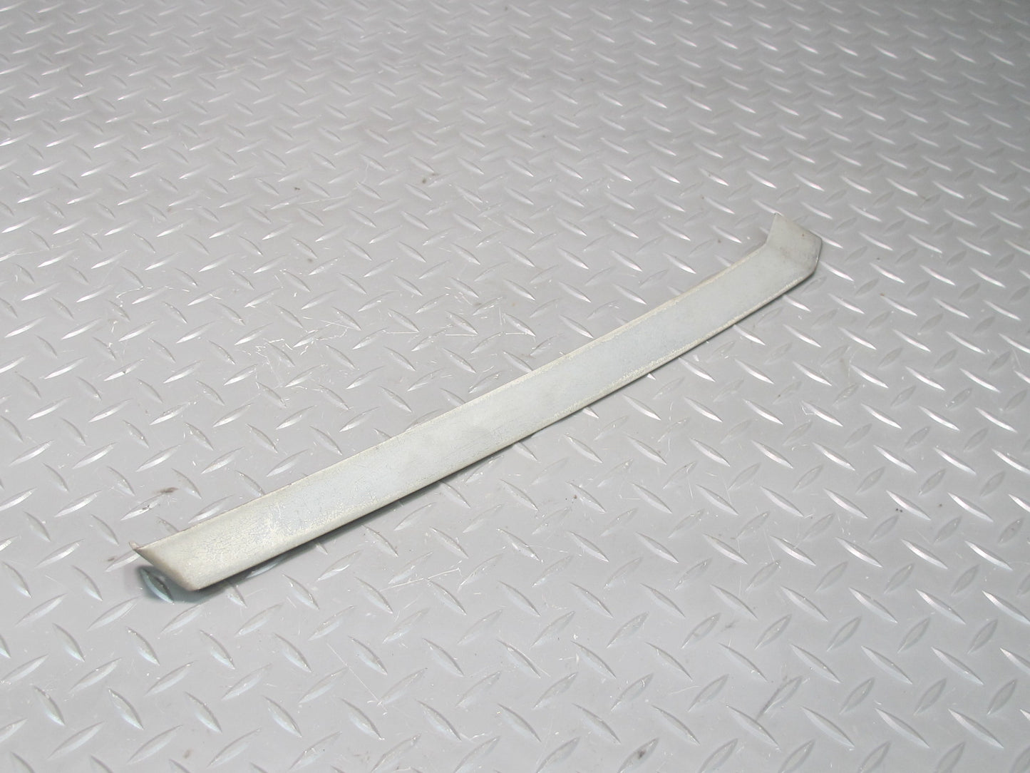 90-95 Mercedes W124 300D Sedan Left & Right Exterior C Pillar Molding Set OEM