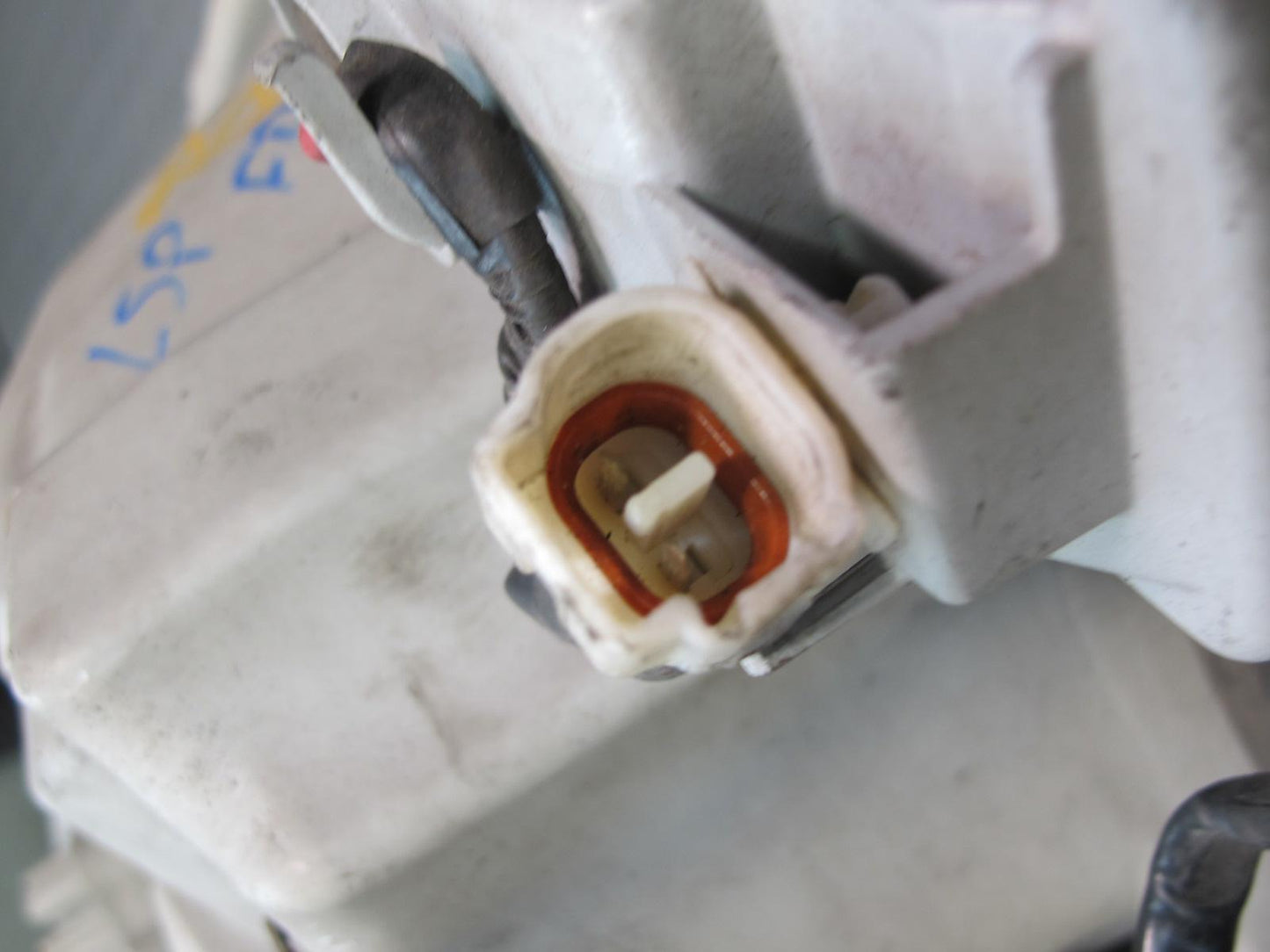 04-06 Lexus UCF30L LS430 Front Right Xenon HID Headlight Lamp OEM