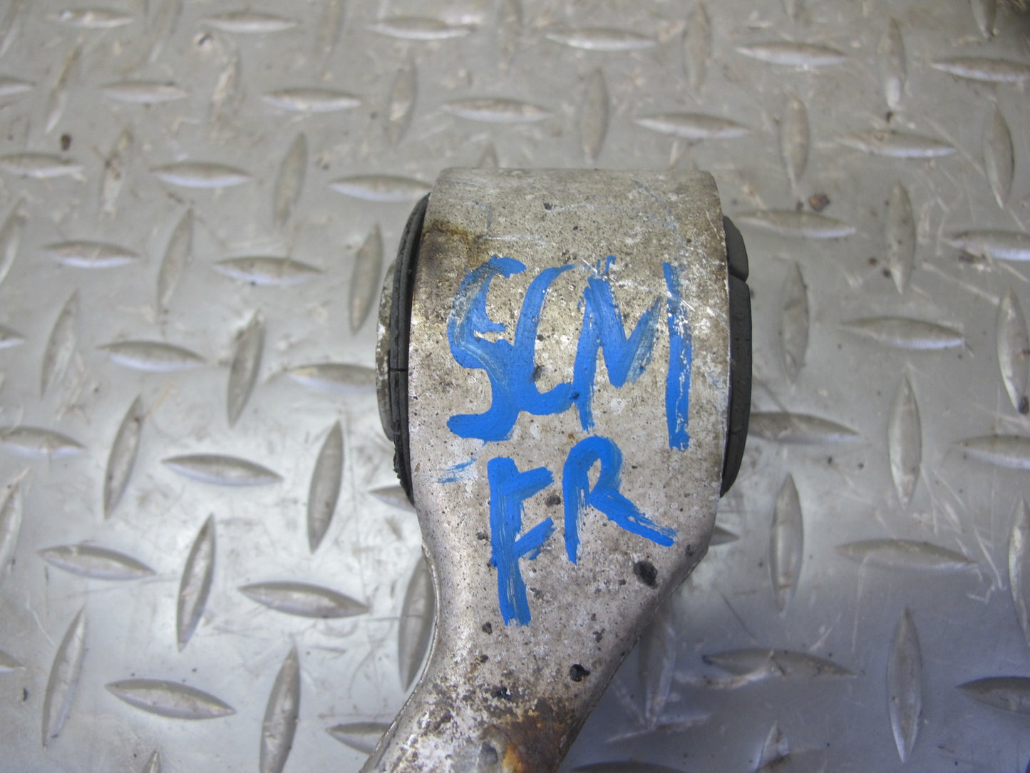 92-00 Lexus UZZ30L SC300 SC400 Set of 2 Front Left & Right Upper Control Arm OEM