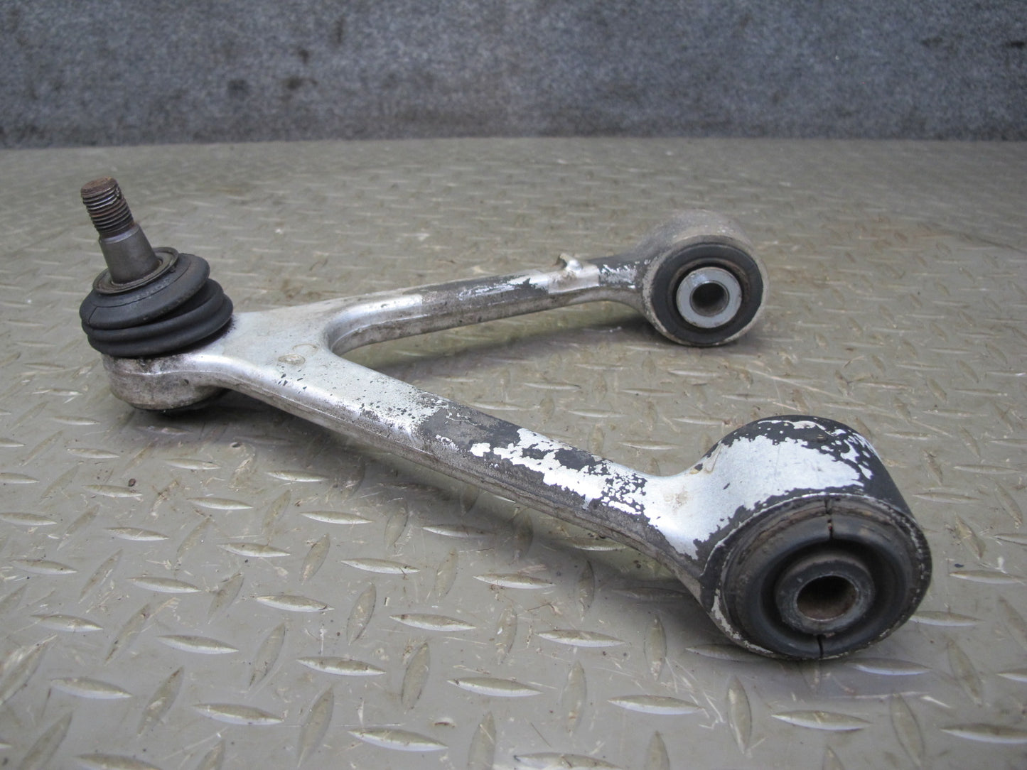 92-00 Lexus UZZ30L SC300 SC400 Set of 2 Front Left & Right Upper Control Arm OEM