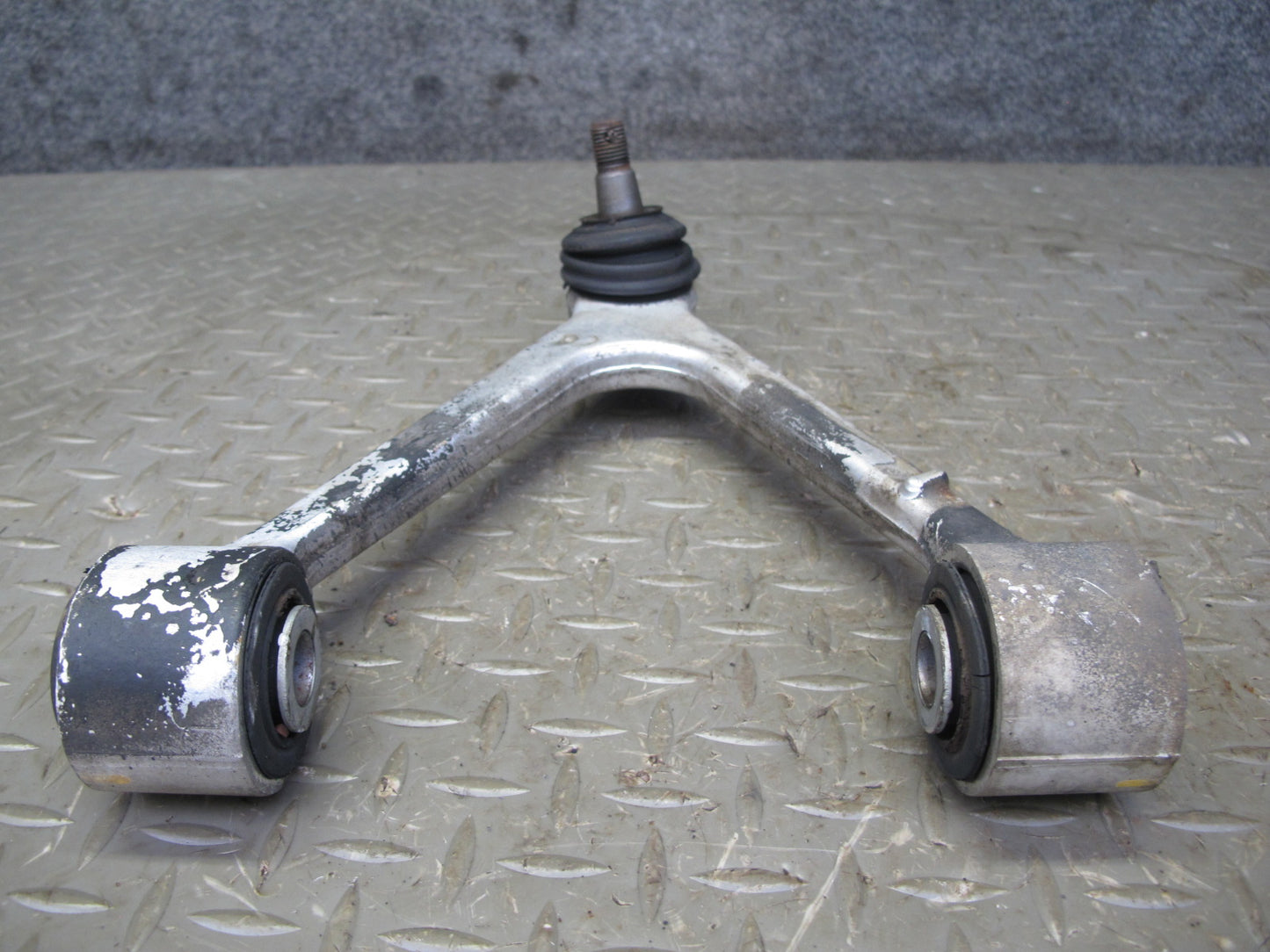 92-00 Lexus UZZ30L SC300 SC400 Set of 2 Front Left & Right Upper Control Arm OEM