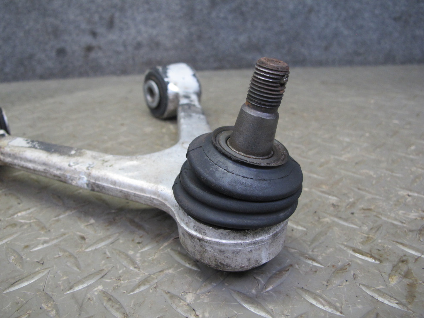 92-00 Lexus UZZ30L SC300 SC400 Set of 2 Front Left & Right Upper Control Arm OEM