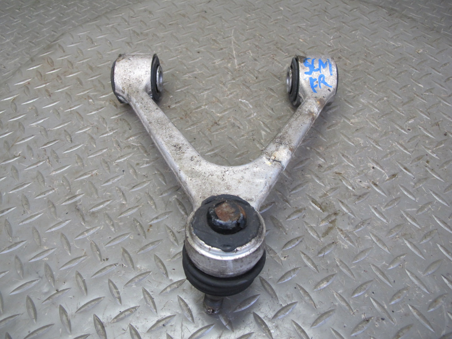 92-00 Lexus UZZ30L SC300 SC400 Set of 2 Front Left & Right Upper Control Arm OEM