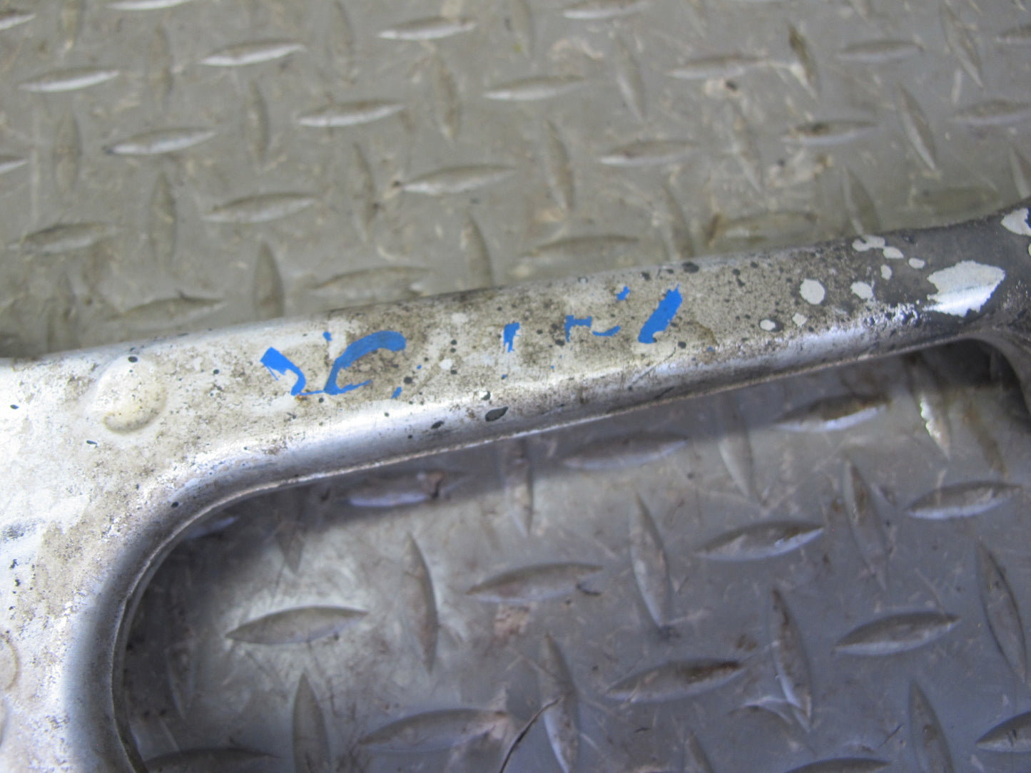 92-00 Lexus UZZ30L SC300 SC400 Set of 2 Front Left & Right Upper Control Arm OEM