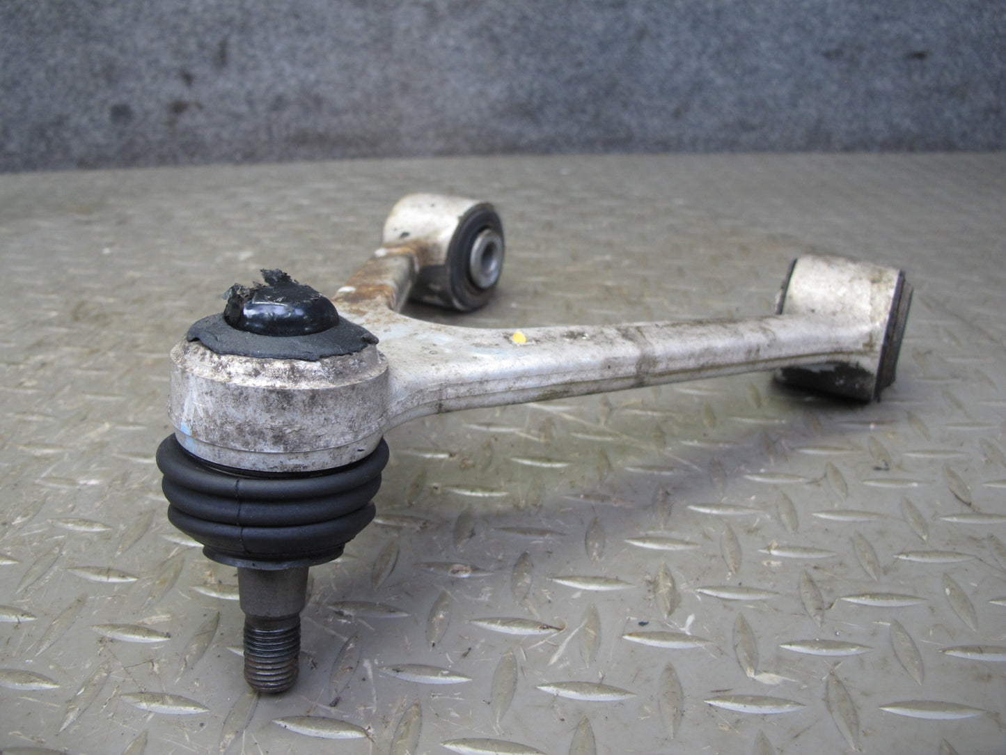 92-00 Lexus UZZ30L SC300 SC400 Set of 2 Front Left & Right Upper Control Arm OEM