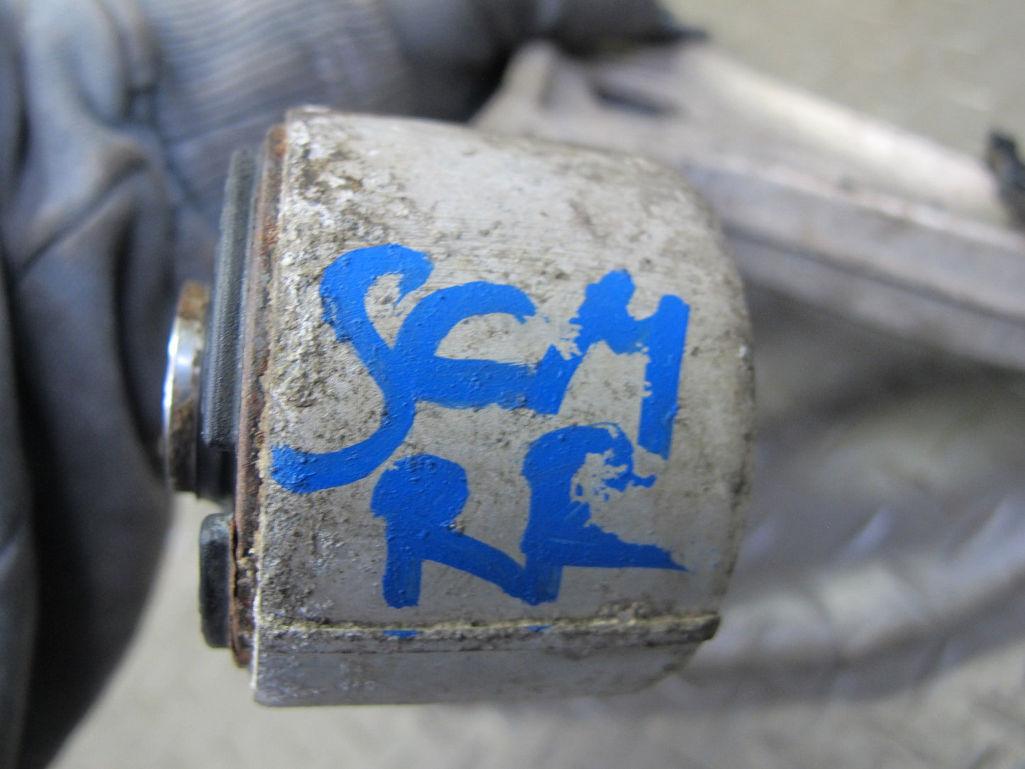 92-93 Lexus UZZ30L SC300 SC400 Rear Right Upper Control Arm OEM