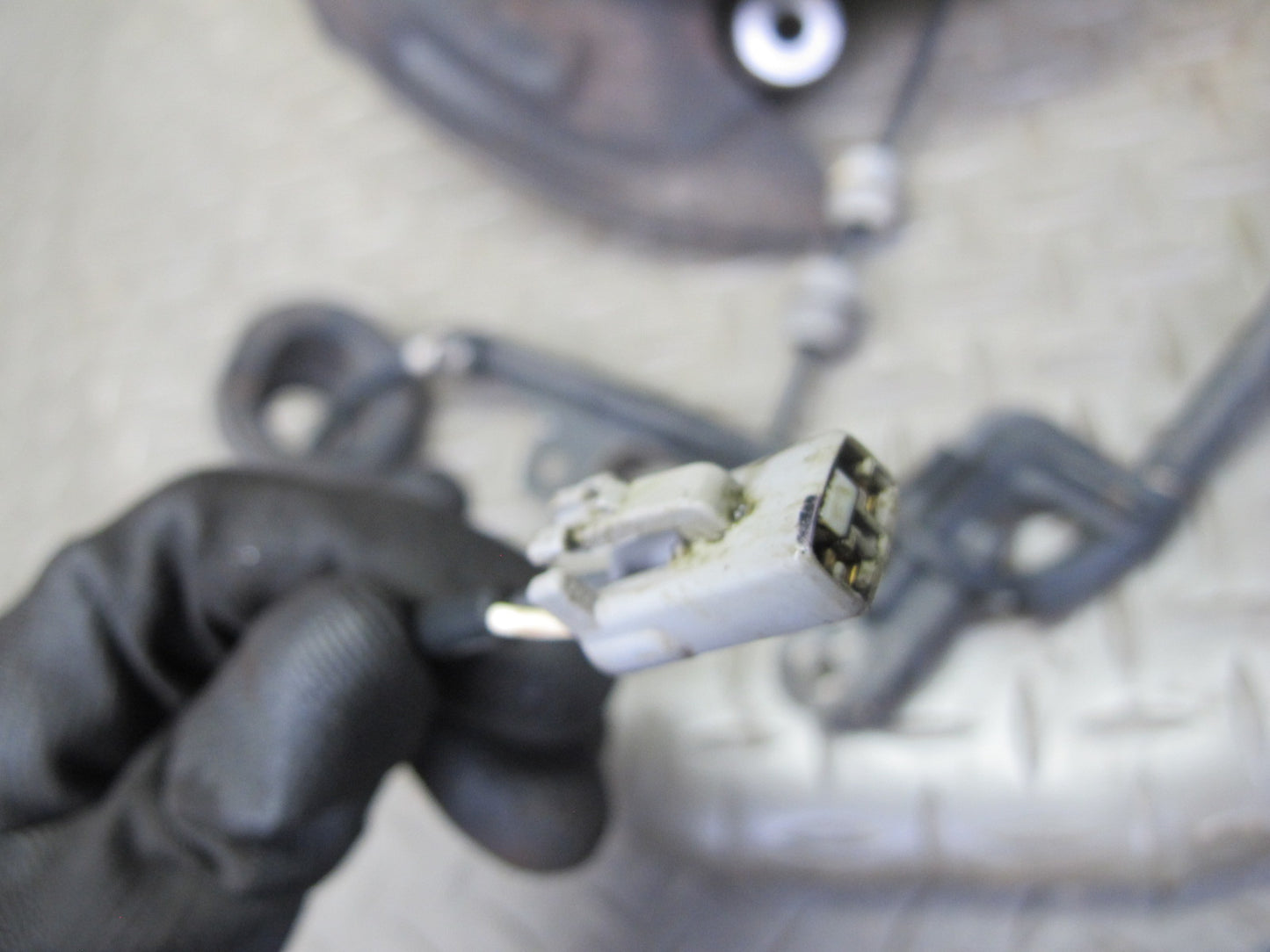 92-00 Lexus UZZ30L SC300 SC400 RWD Rear Left Spindle Knuckle Wheel Hub OEM