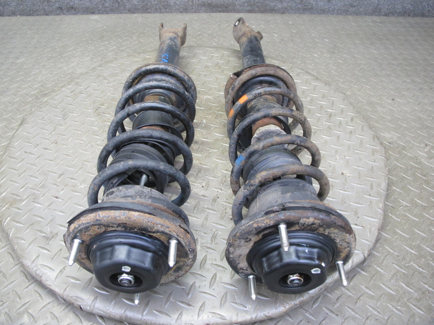 92-96 Lexus UZZ30L SC400 RWD Set of 2 Rear Left & Right Strut Shock Absorber OEM