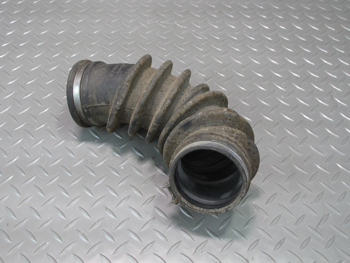 93-95 Mercedes W124 300D OM606 3.0L Diesel Air Intake Hose Pipe 6060940009 OEM