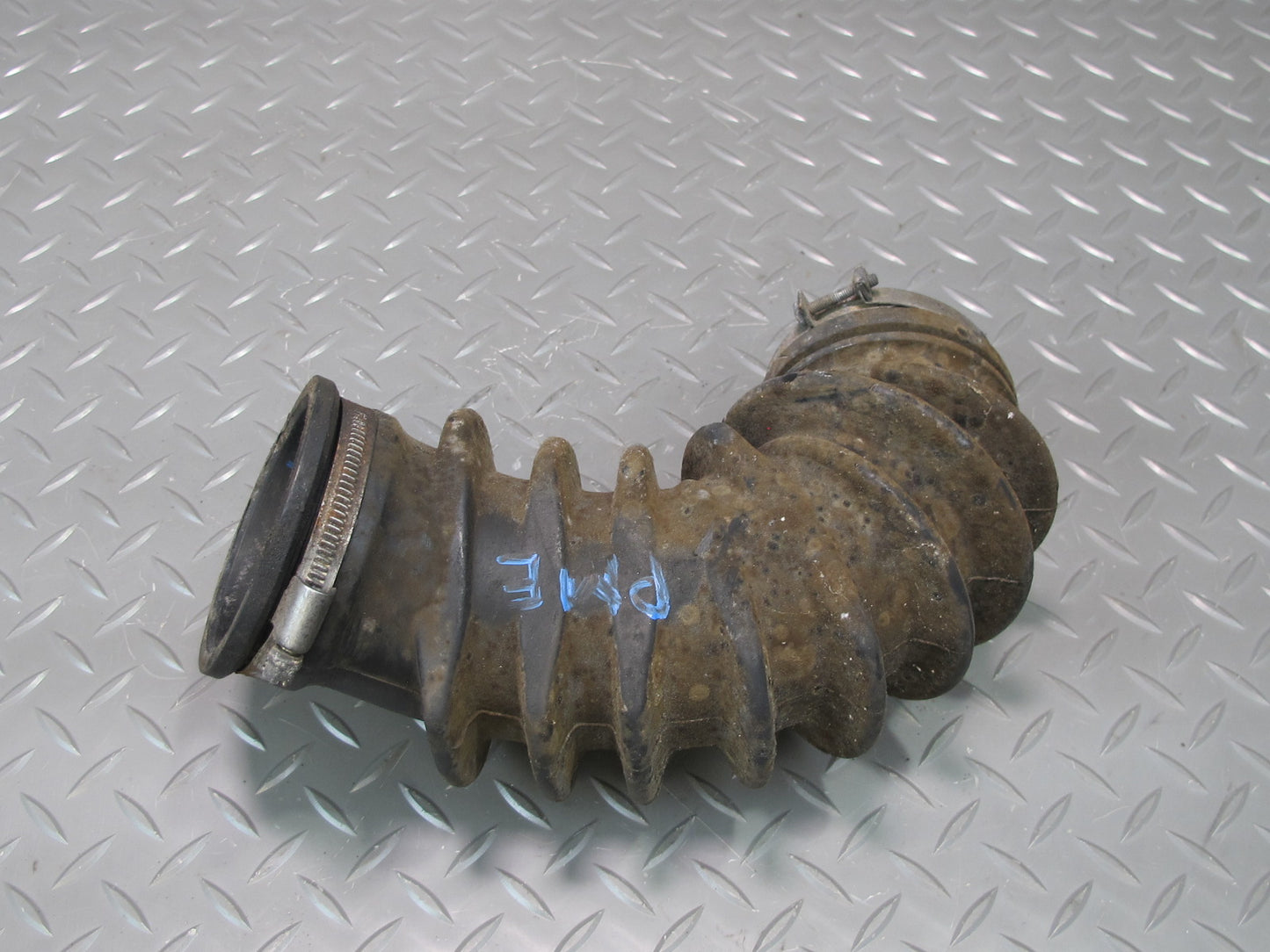 93-95 Mercedes W124 300D OM606 3.0L Diesel Air Intake Hose Pipe 6060940009 OEM