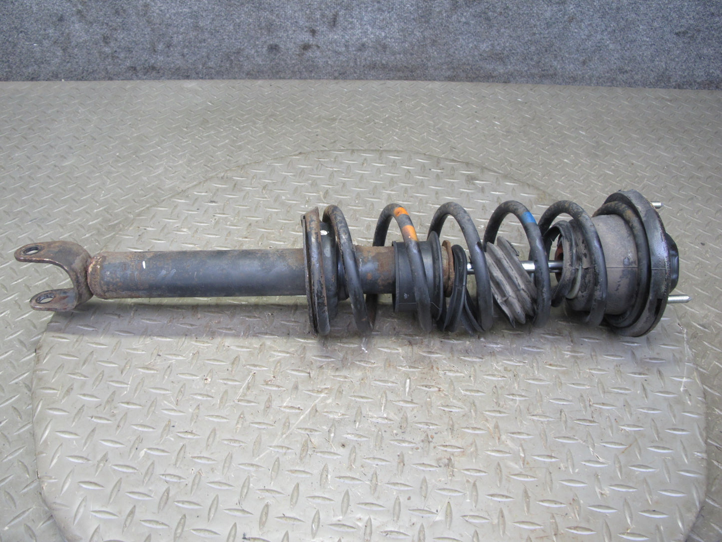 92-96 Lexus UZZ30L SC400 RWD Set of 2 Rear Left & Right Strut Shock Absorber OEM