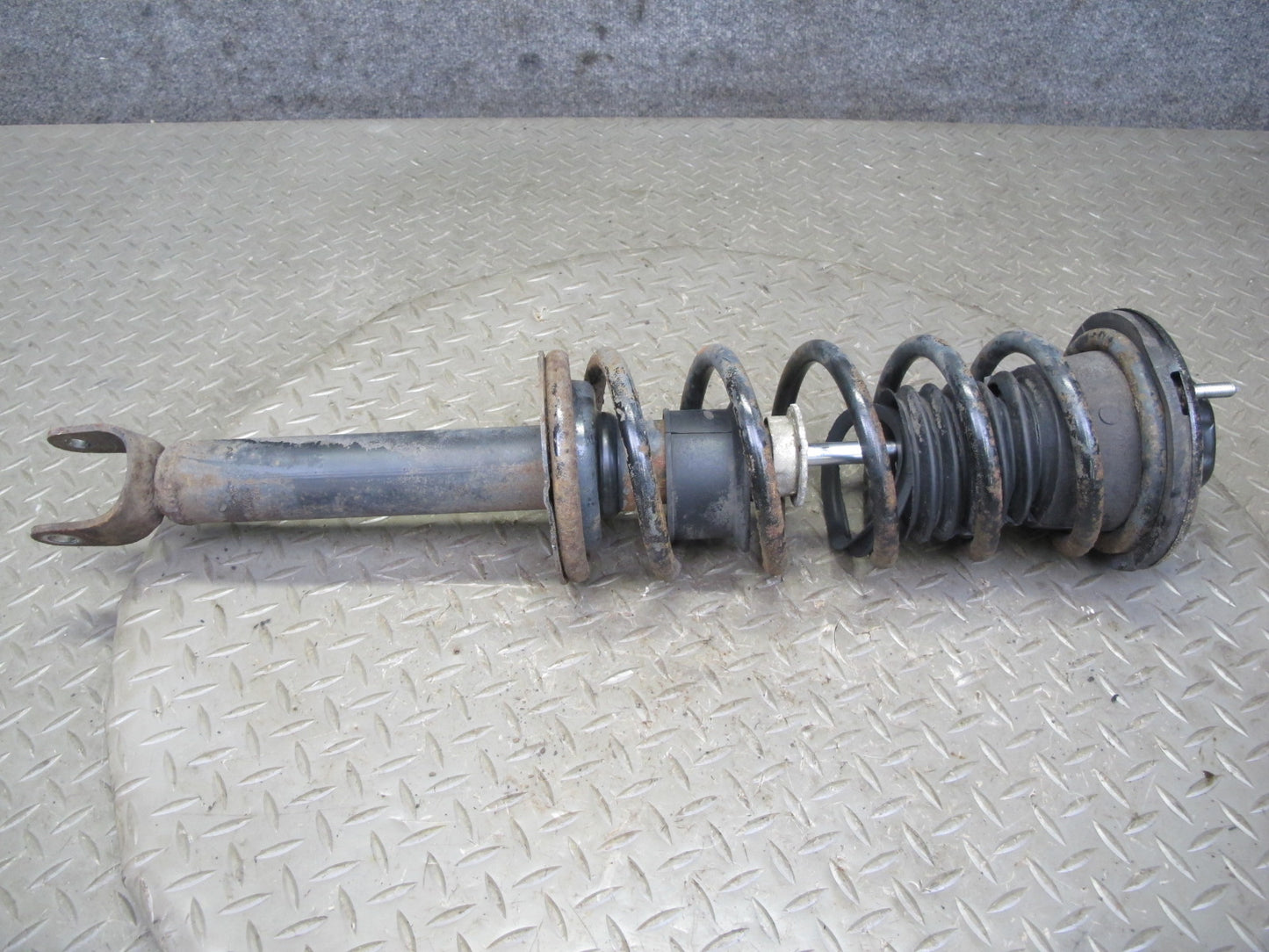 92-96 Lexus UZZ30L SC400 RWD Set of 2 Rear Left & Right Strut Shock Absorber OEM