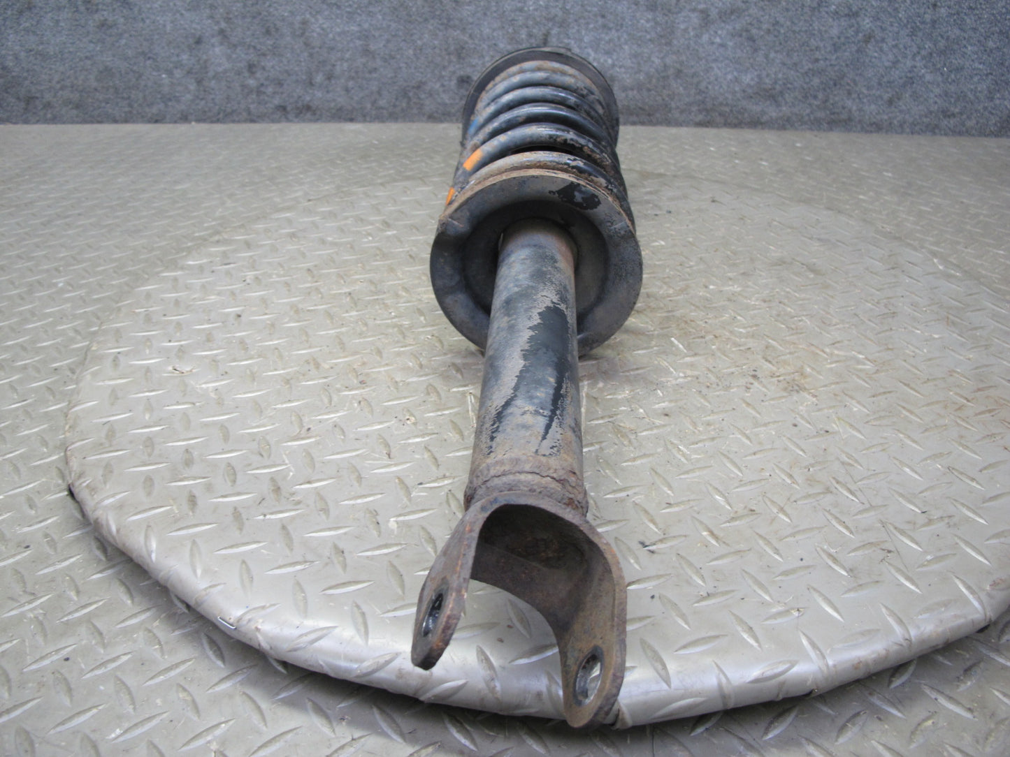 92-96 Lexus UZZ30L SC400 RWD Set of 2 Rear Left & Right Strut Shock Absorber OEM