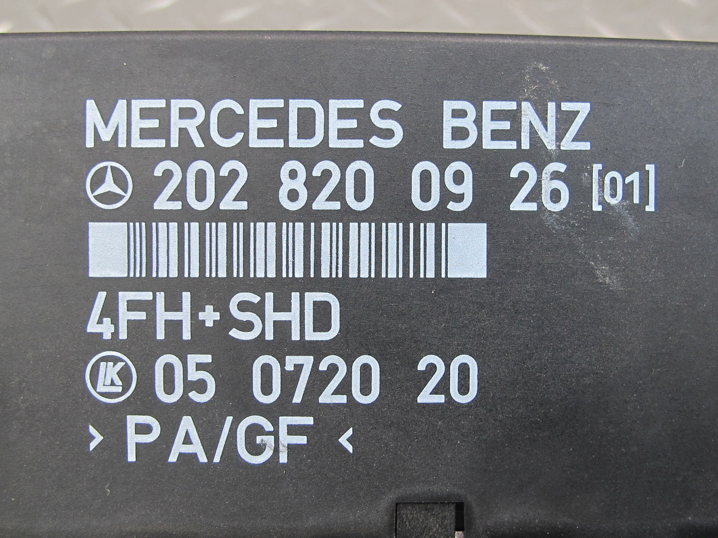 94-95 Mercedes W124 300D Comfort Control Module 2028200926 OEM
