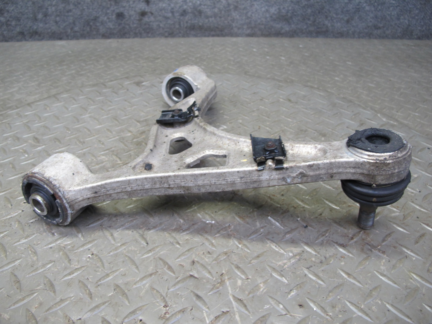 92-93 Lexus UZZ30L SC300 SC400 Rear Left Upper Control Arm OEM