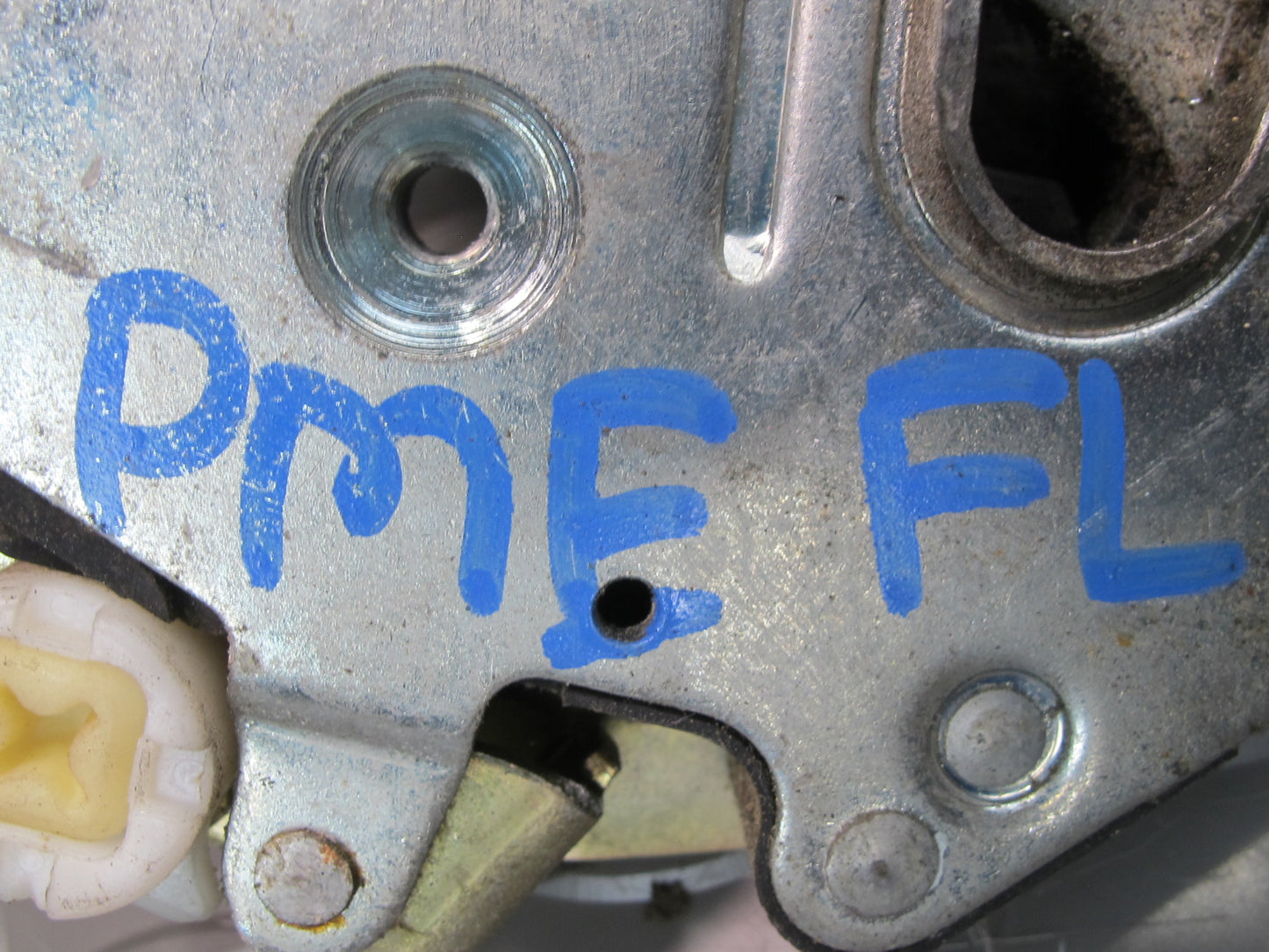 87-95 Mercedes W124 300D Front Left Door Lock Latch Actuator OEM