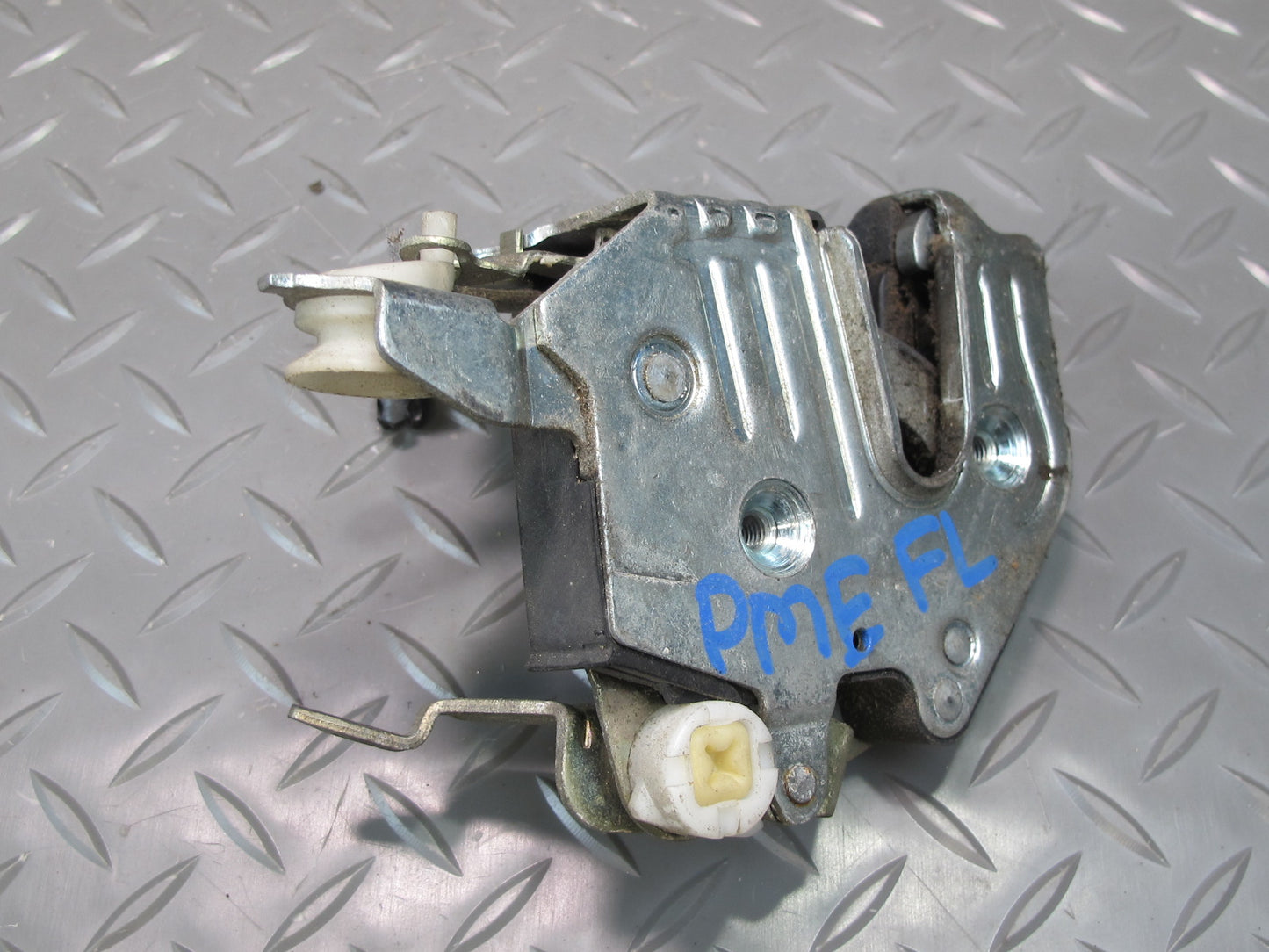 87-95 Mercedes W124 300D Front Left Door Lock Latch Actuator OEM