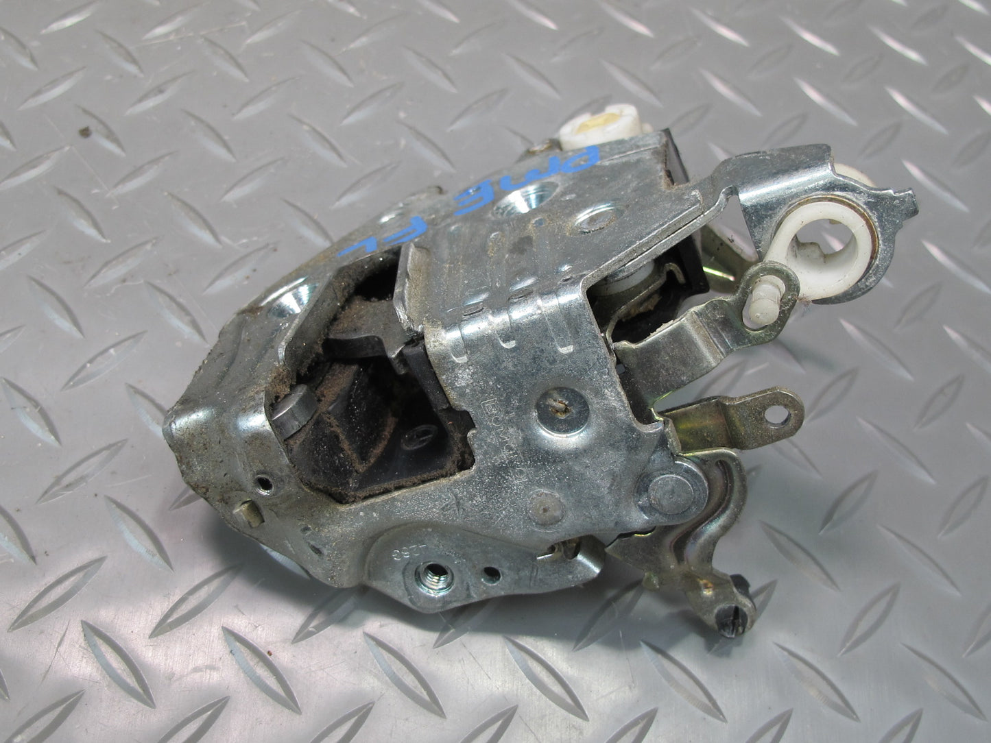 87-95 Mercedes W124 300D Front Left Door Lock Latch Actuator OEM