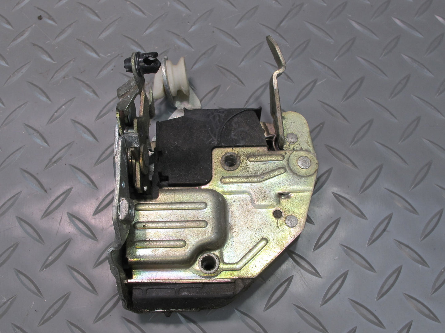 87-95 Mercedes W124 300D Front Left Door Lock Latch Actuator OEM