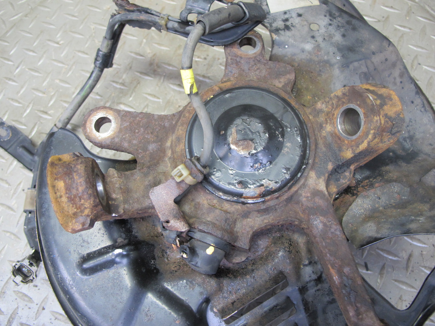 92-00 Lexus UZZ30L SC300 SC400 RWD Front Right Spindle Knuckle Wheel Hub OEM