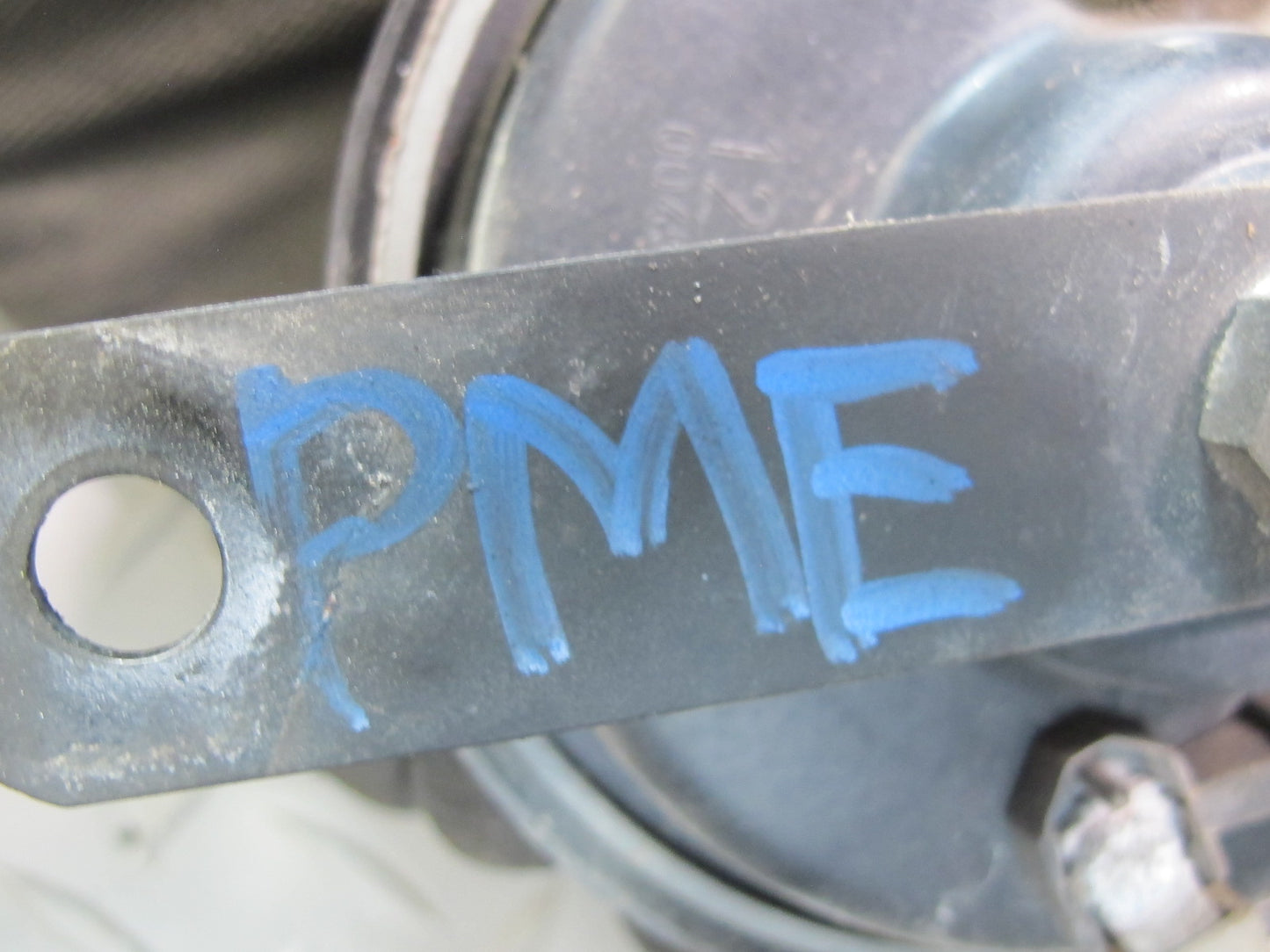 93-95 Mercedes W124 300D Set of 2 High & Low Tone Note Pitch Horn Signal OEM