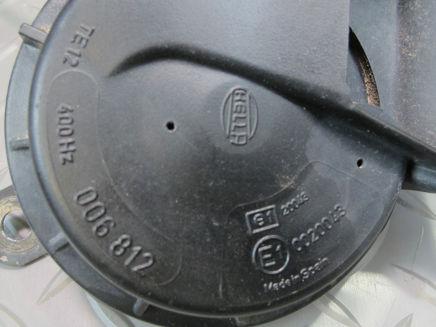 93-95 Mercedes W124 300D Set of 2 High & Low Tone Note Pitch Horn Signal OEM