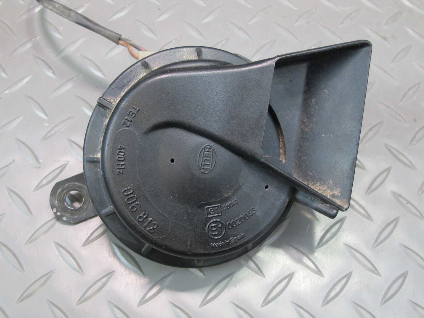 93-95 Mercedes W124 300D Set of 2 High & Low Tone Note Pitch Horn Signal OEM