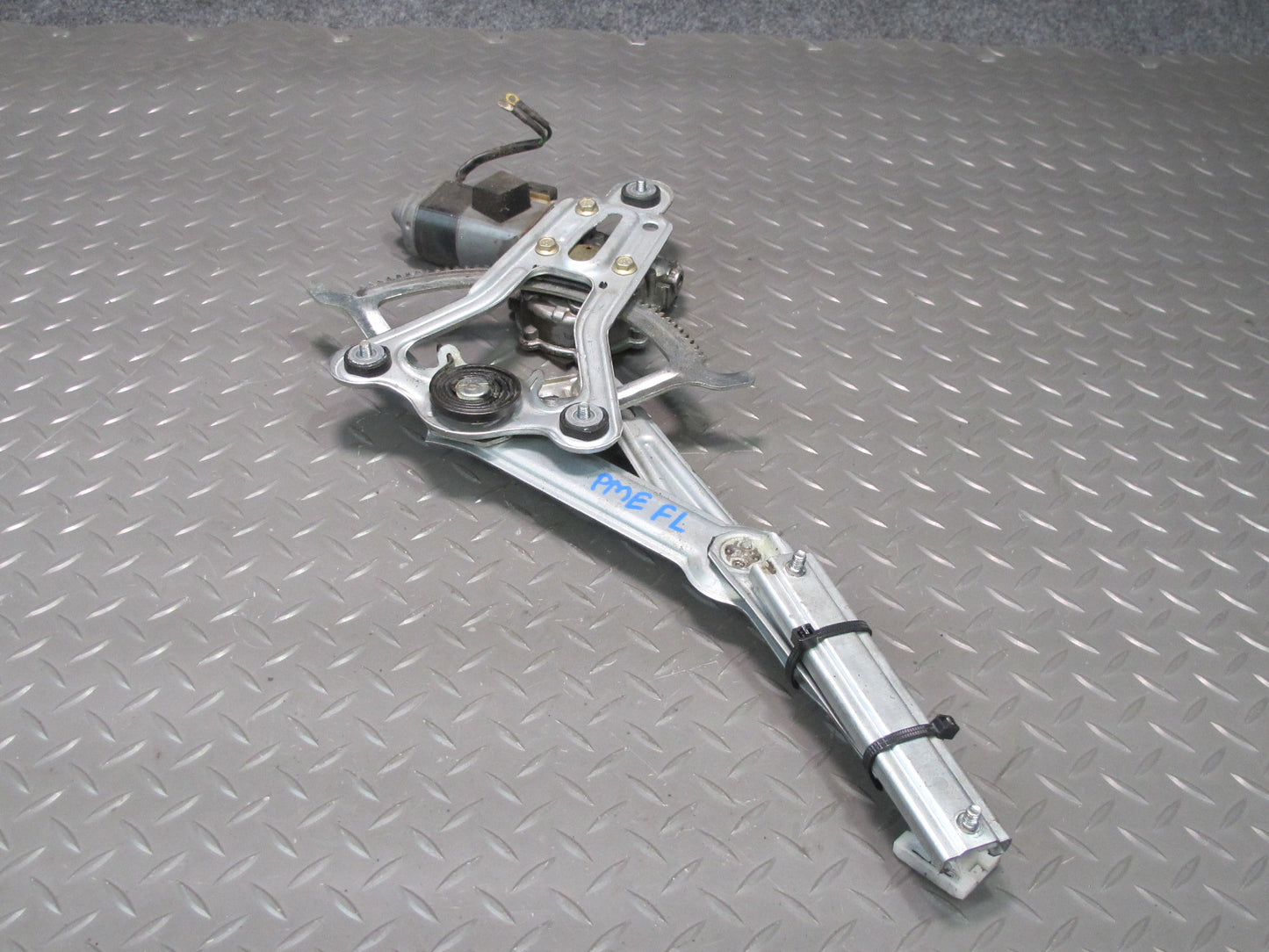 90-95 Mercedes W124 300D Sedan Front Left Door Window Regulator w Motor OEM