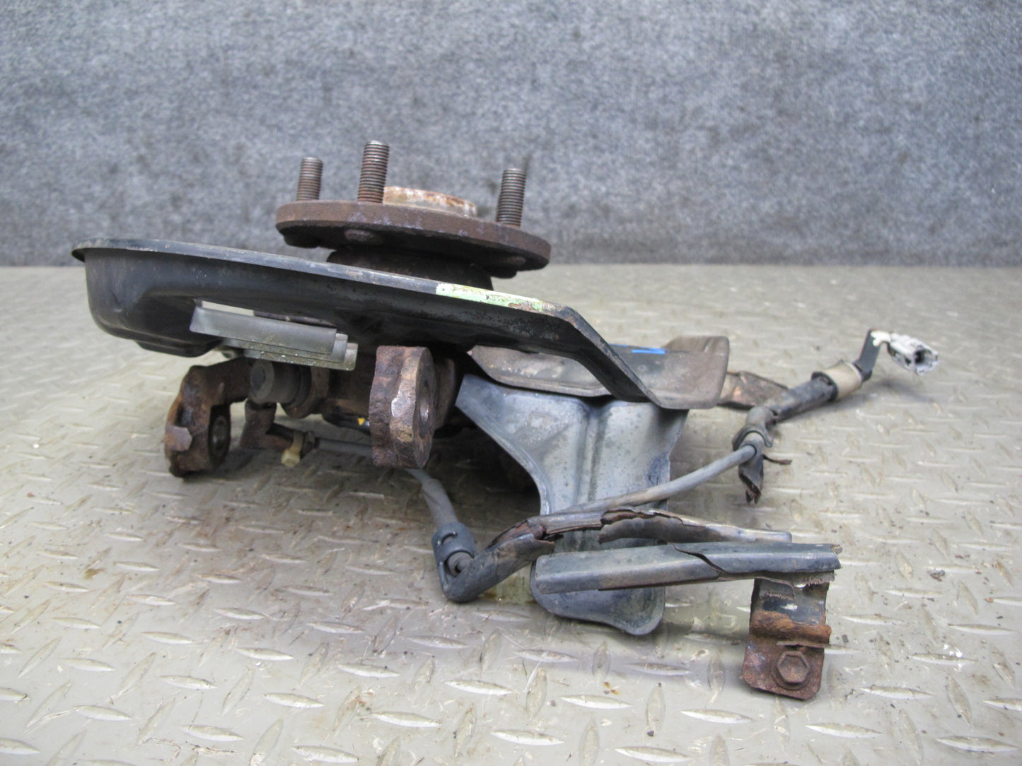 92-00 Lexus UZZ30L SC300 SC400 RWD Front Left Spindle Knuckle Wheel Hub OEM