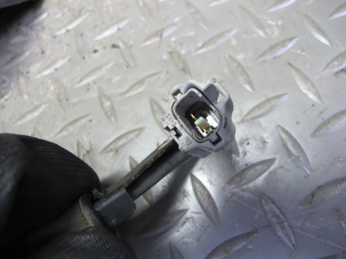 92-00 Lexus UZZ30L SC300 SC400 RWD Front Left Spindle Knuckle Wheel Hub OEM