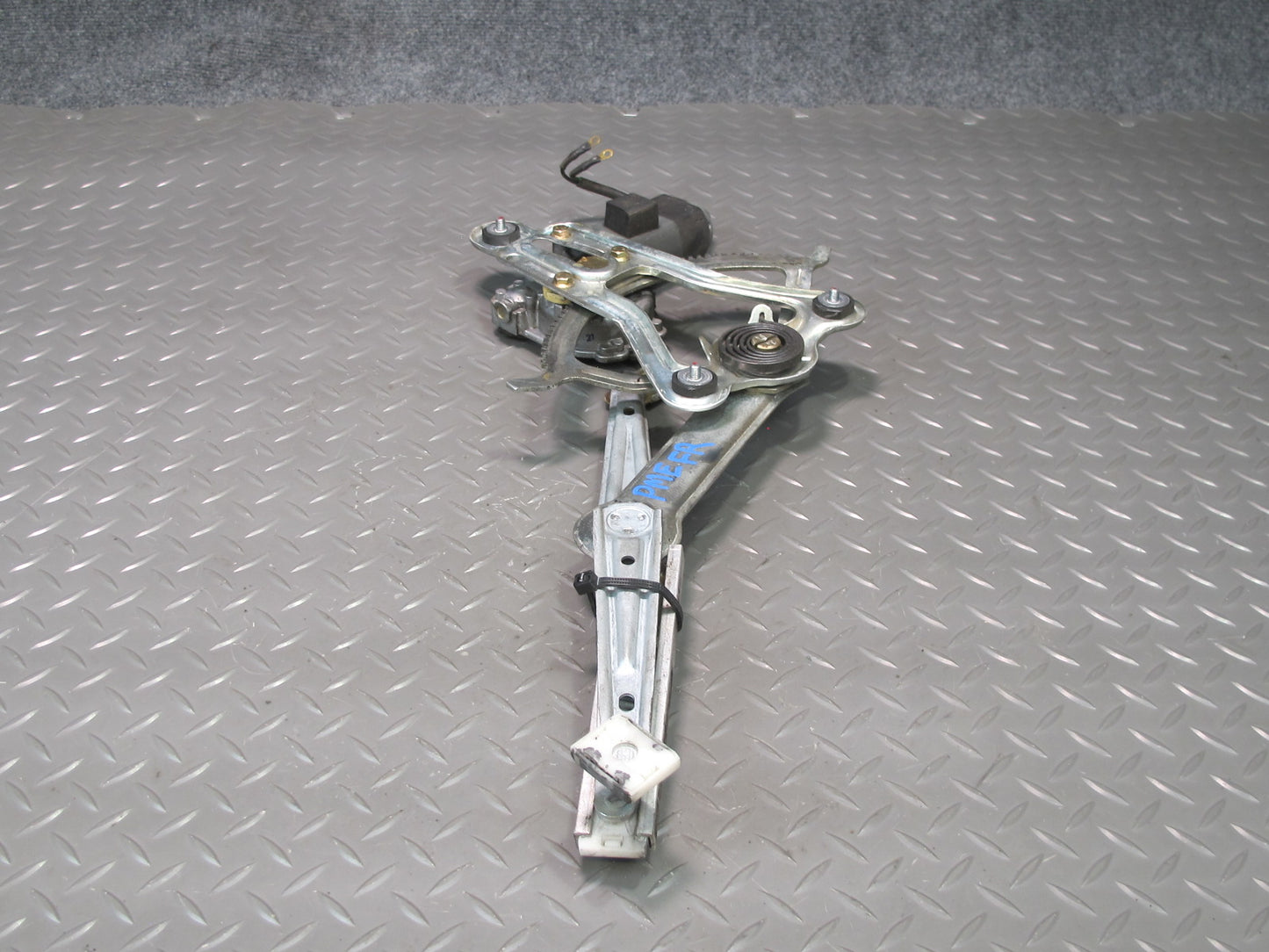 90-95 Mercedes W124 300D Sedan Front Right Door Window Regulator w Motor OEM