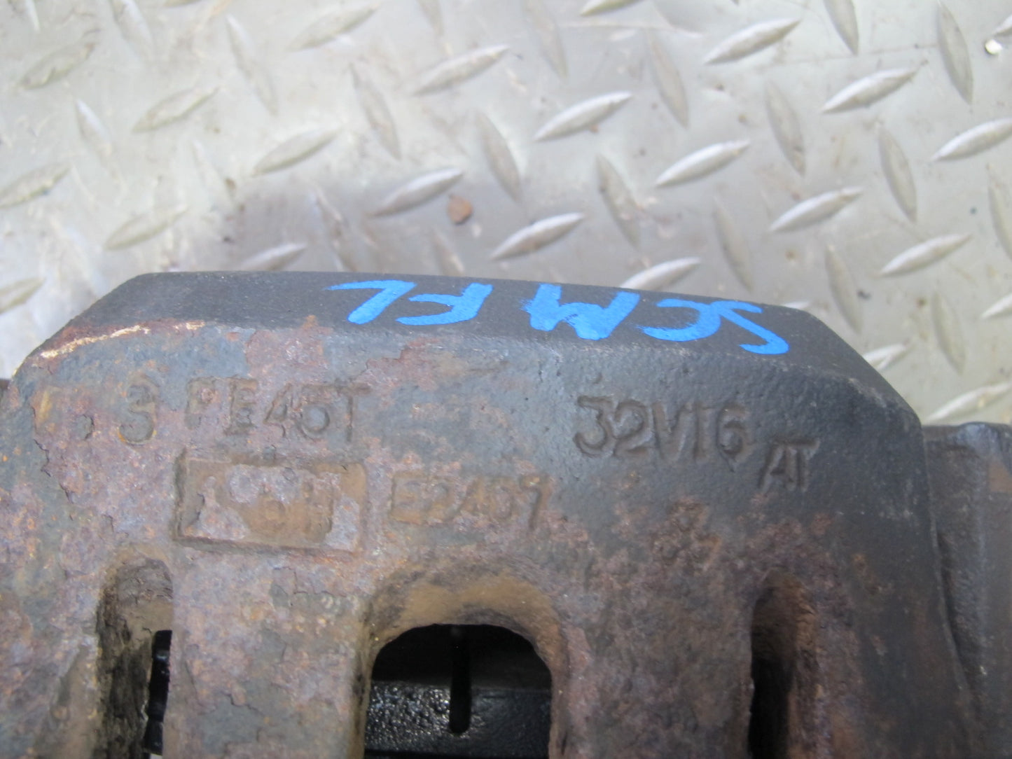 92-00 Lexus UZZ30L SC300 SC400 RWD Set of 2 Front Left & Right Brake Caliper OEM