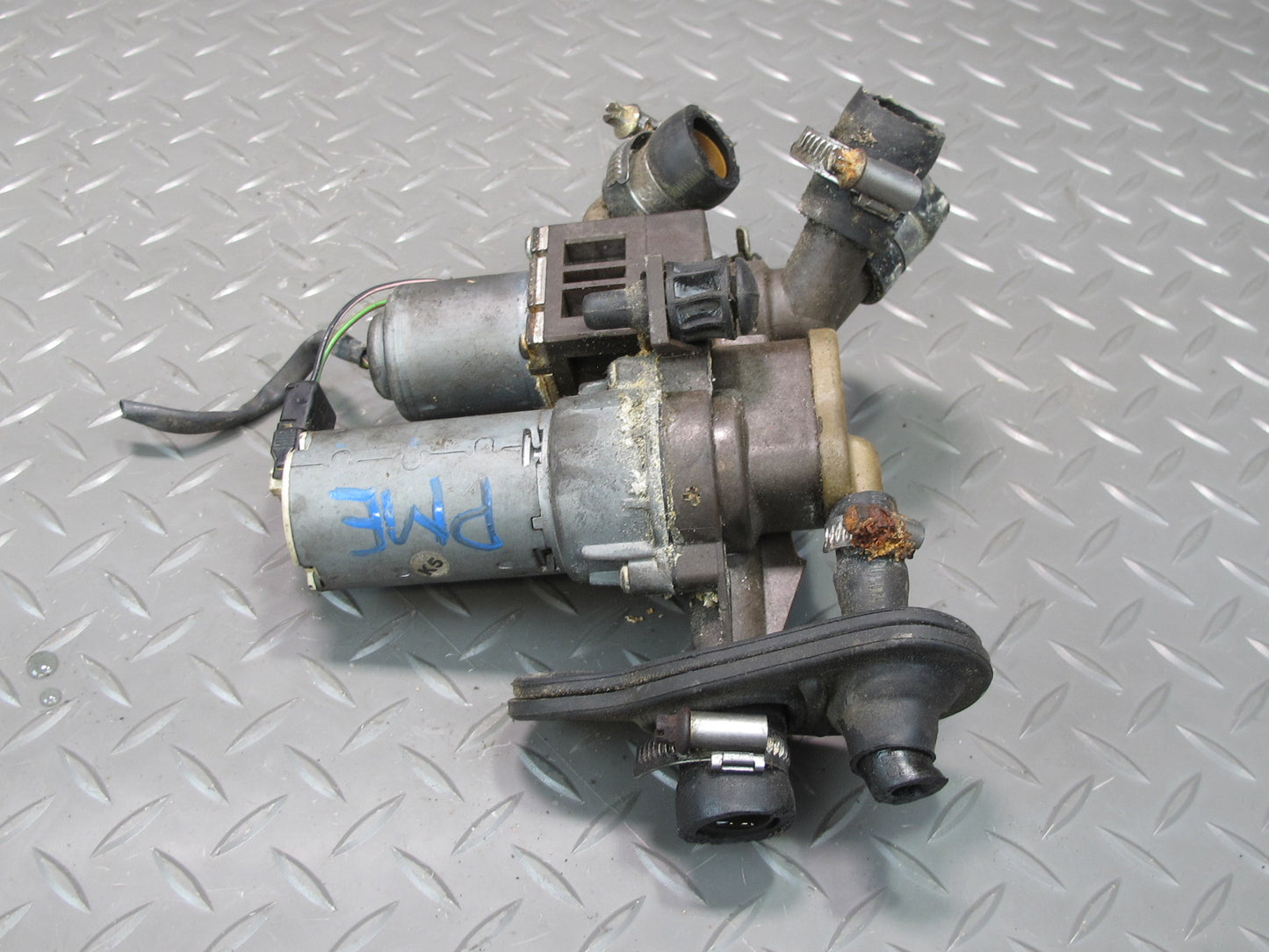 93-95 Mercedes W124 300D 3.0L OM606 Diesel Heater Control Water Valve OEM