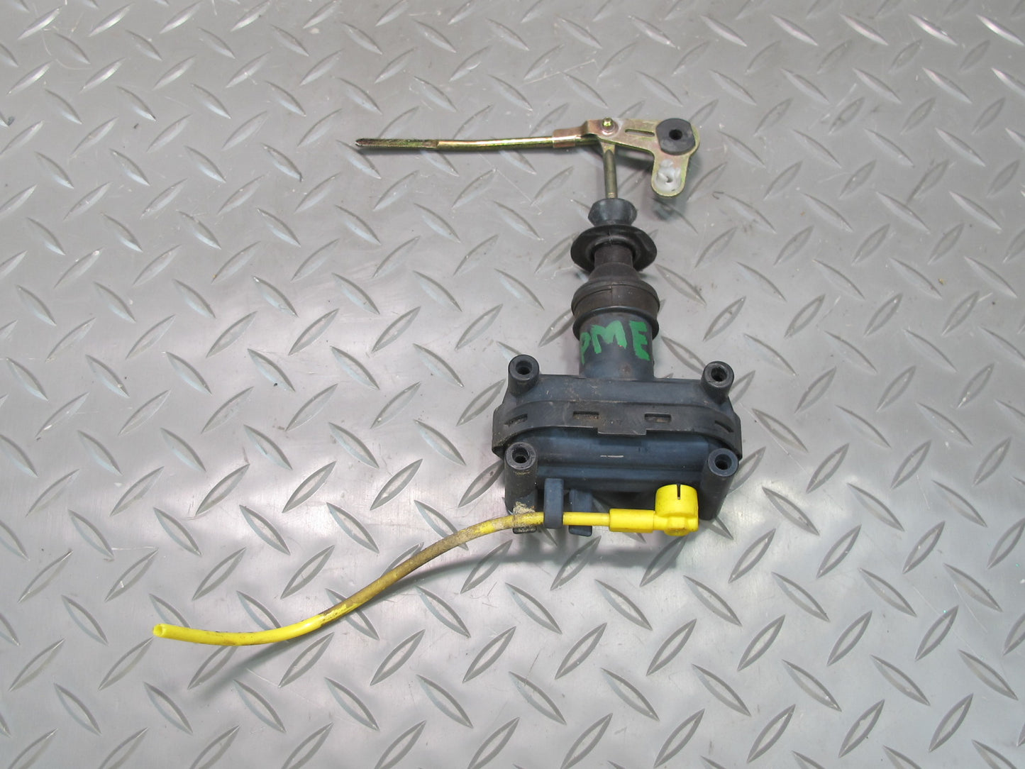 87-95 Mercedes W124 300D Rear Right Door Lock Latch Vacuum Actuator OEM