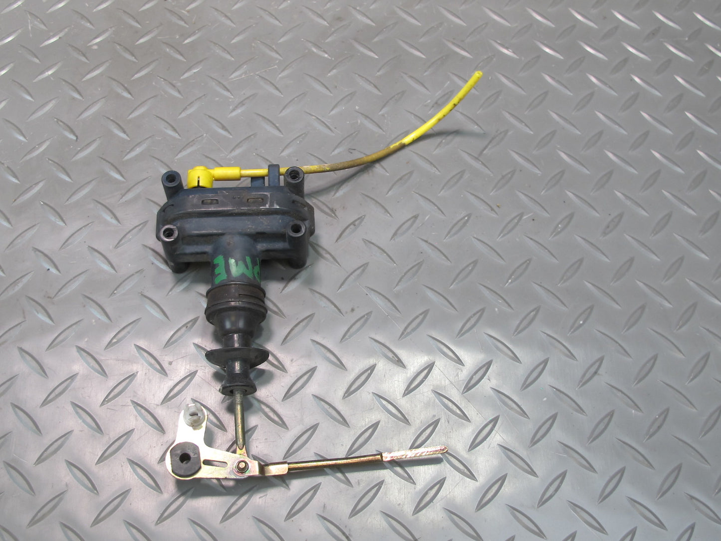 87-95 Mercedes W124 300D Rear Right Door Lock Latch Vacuum Actuator OEM