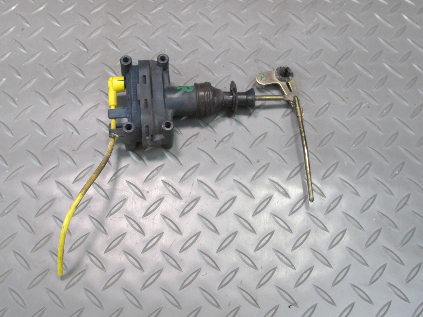 87-95 Mercedes W124 300D Rear Right Door Lock Latch Vacuum Actuator OEM