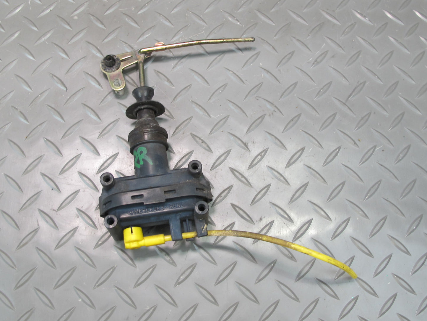 87-95 Mercedes W124 300D Rear Right Door Lock Latch Vacuum Actuator OEM