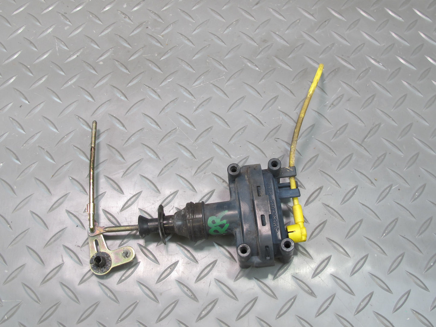 87-95 Mercedes W124 300D Rear Right Door Lock Latch Vacuum Actuator OEM