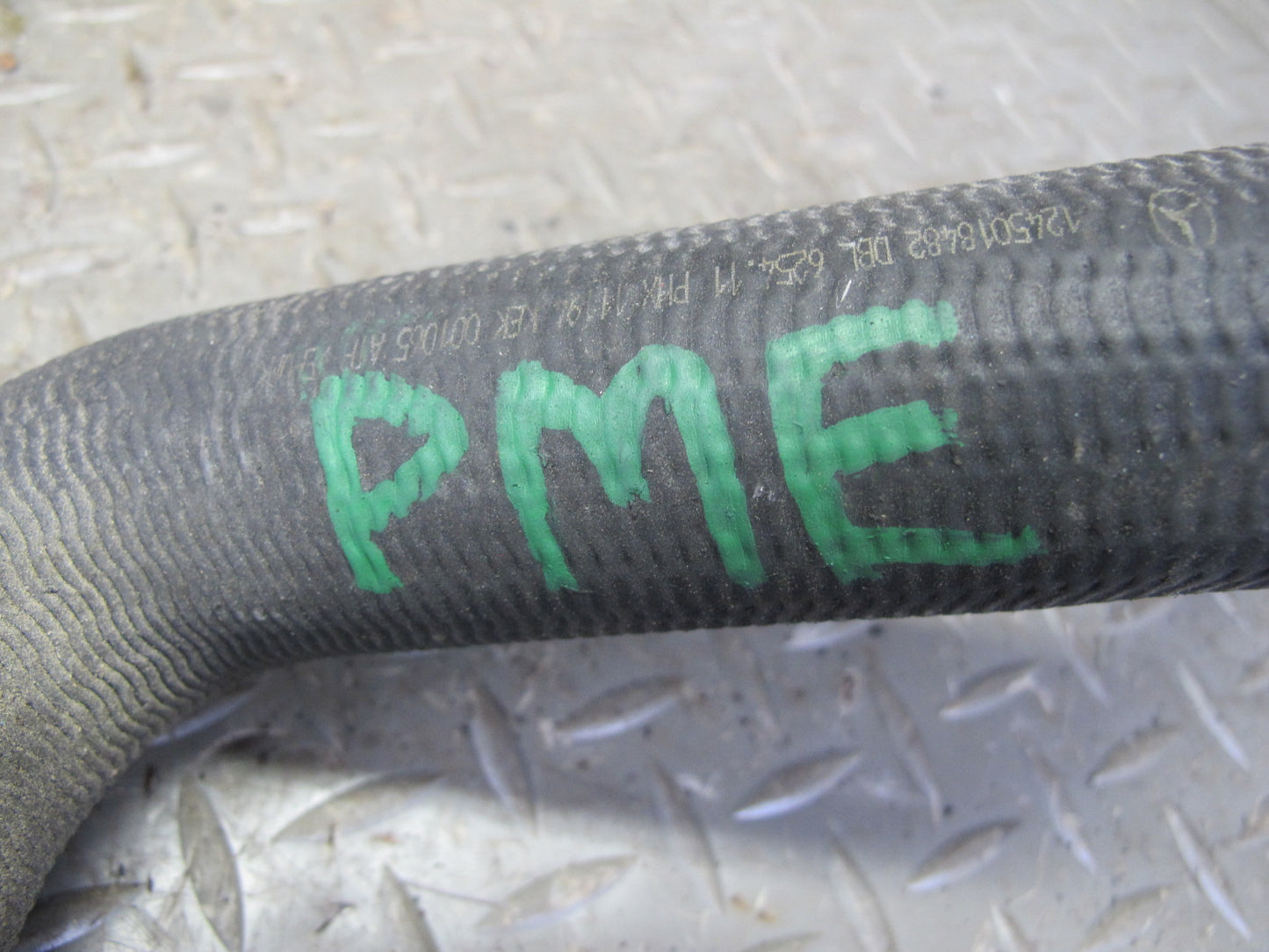 94-95 Mercedes W124 300D 3.0L Diesel Set of 2 Upper & Lower Radiator Hose OEM