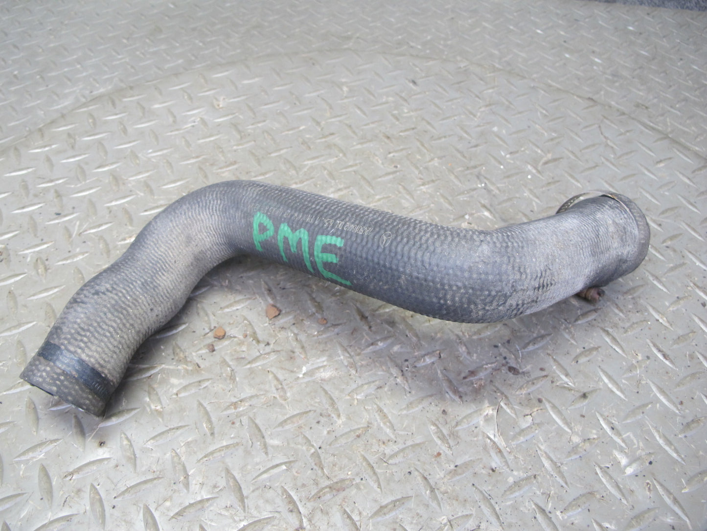 94-95 Mercedes W124 300D 3.0L Diesel Set of 2 Upper & Lower Radiator Hose OEM