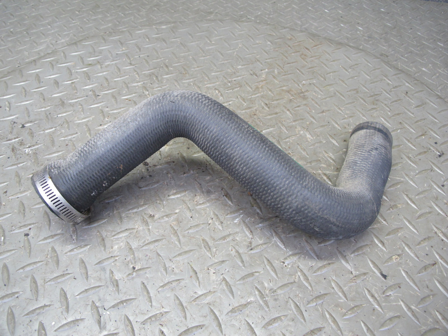 94-95 Mercedes W124 300D 3.0L Diesel Set of 2 Upper & Lower Radiator Hose OEM