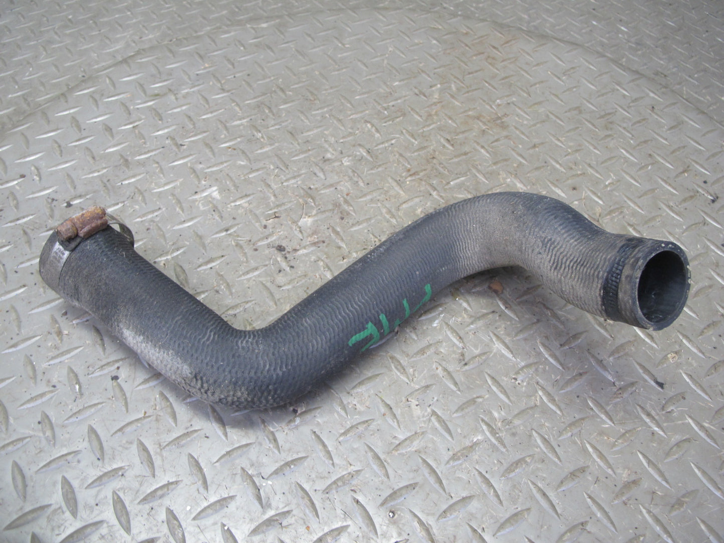 94-95 Mercedes W124 300D 3.0L Diesel Set of 2 Upper & Lower Radiator Hose OEM