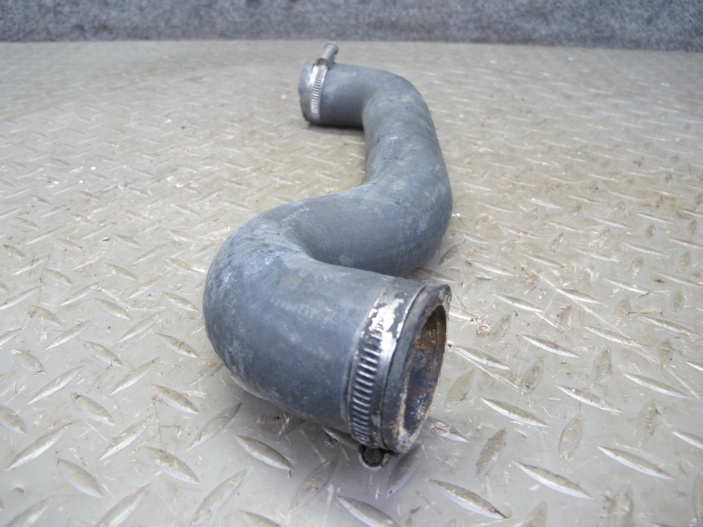 94-95 Mercedes W124 300D 3.0L Diesel Set of 2 Upper & Lower Radiator Hose OEM