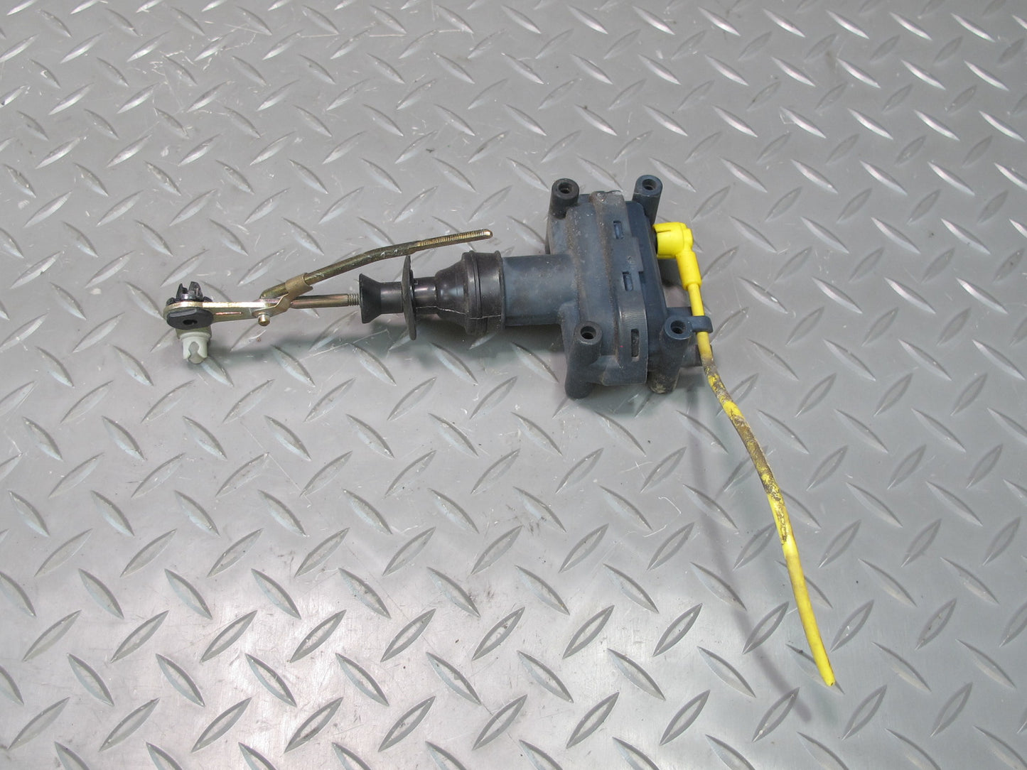 87-95 Mercedes W124 E-class Sedan Rear Left Door Lock Latch Vacuum Actuator OEM